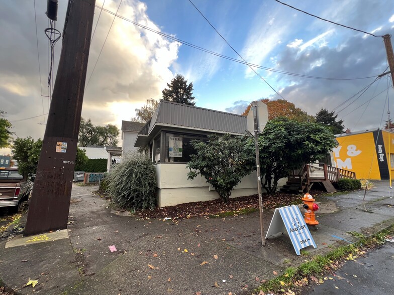 4305-4307 SE Milwaukie Ave, Portland, OR à louer - Photo de l’immeuble – Image 3 sur 7