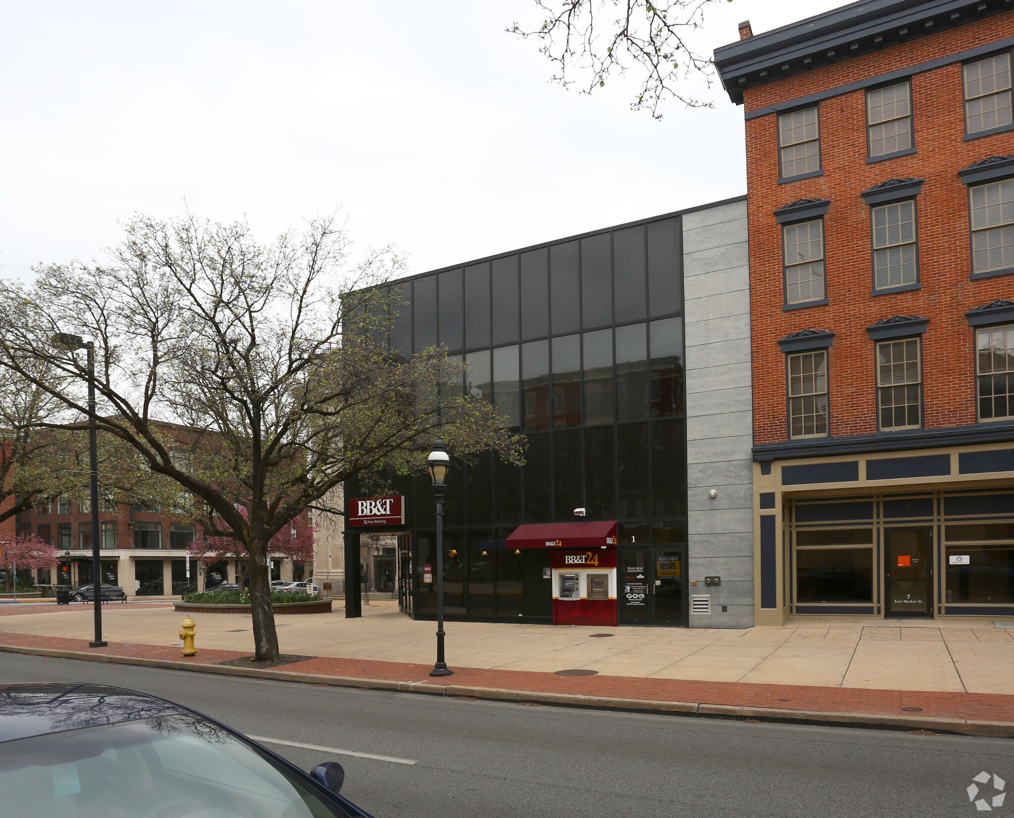 1 E Market St, York, PA à vendre Photo principale– Image 1 sur 33