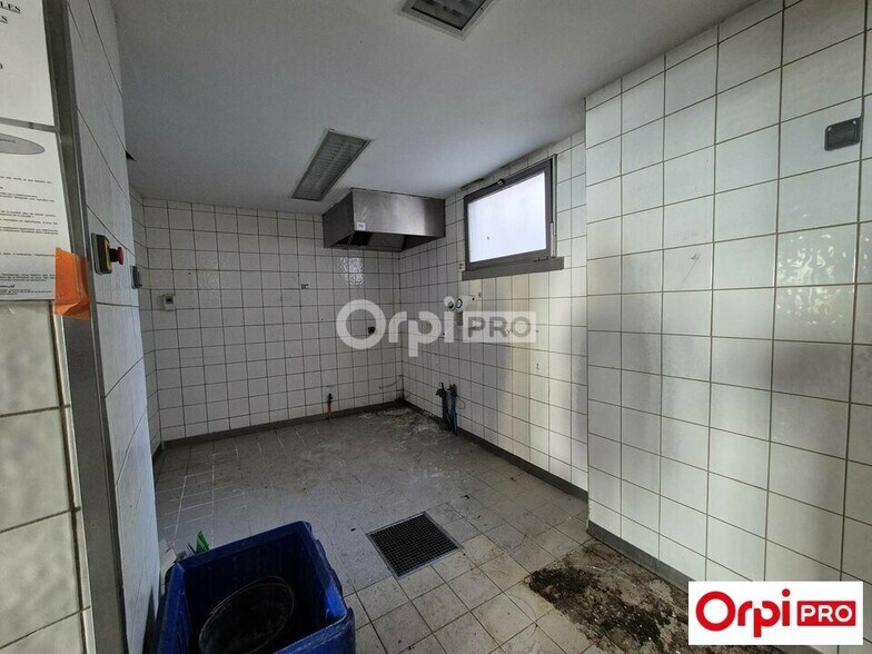 Local commercial dans Romans Sur Isere à vendre - Photo intérieure – Image 3 sur 7