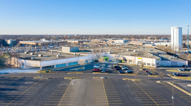 Plus de détails pour 7080 N Mccormick Blvd, Lincolnwood, IL - Bureau, Industriel/Logistique à louer