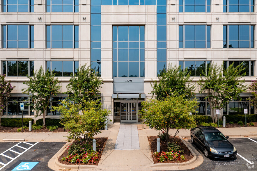 15005 Shady Grove Rd, Rockville, MD à louer - Photo de l’immeuble – Image 3 sur 7