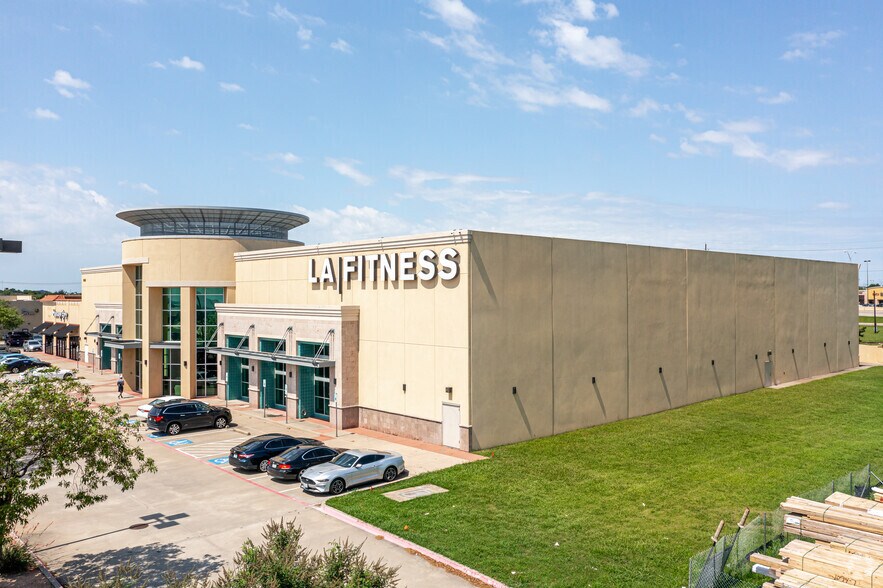 1201 E Spring Creek Pky, Plano, TX à louer - Photo de l’immeuble – Image 3 sur 12