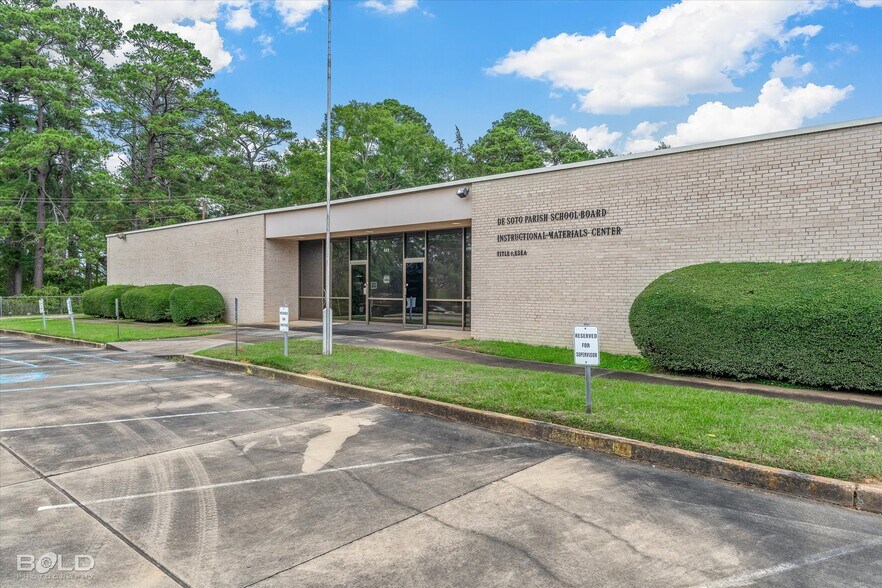 523 Oxford Rd, Mansfield, LA à vendre - Photo principale – Image 1 sur 100