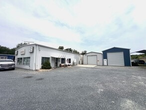 5195 George Washington Memoria Hwy, Gloucester, VA à louer Photo de l’immeuble– Image 2 sur 6