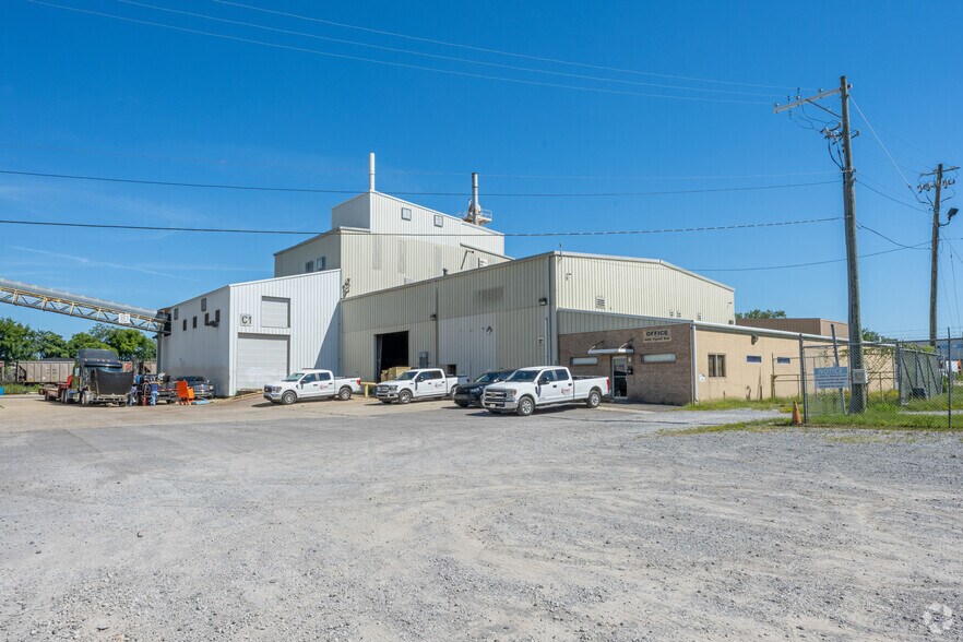 Industrial Manufacturing Plant portefeuille de 4 biens à vendre sur LoopNet.fr - Photo de l’immeuble – Image 2 sur 21