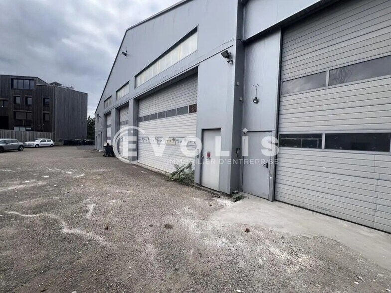 Bureau dans Sucy-en-Brie à louer - Photo de l’immeuble – Image 1 sur 4