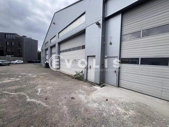 Plus de détails pour Bureau, Local d'activités à louer