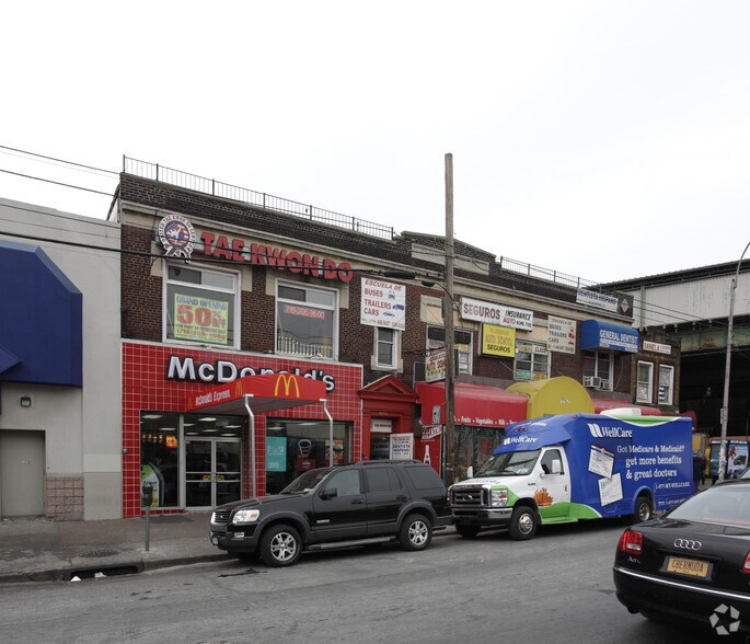 40-10 National St, Corona, NY à louer - Photo de l’immeuble – Image 3 sur 5