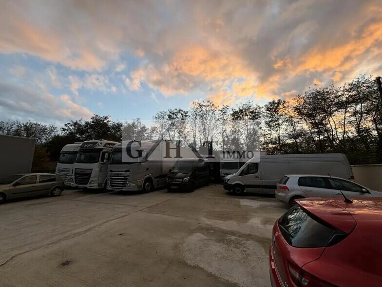 Industriel/Logistique dans Viry-Châtillon à vendre - Photo de l’immeuble – Image 2 sur 5
