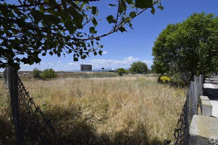 Terrain dans Las Rozas de Madrid, Madrid à vendre - Photo de l’immeuble – Image 2 sur 3