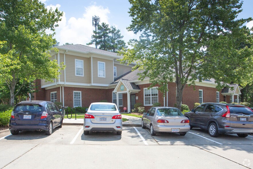 5316 Highgate Dr, Durham, NC à louer - Photo principale – Image 1 sur 1