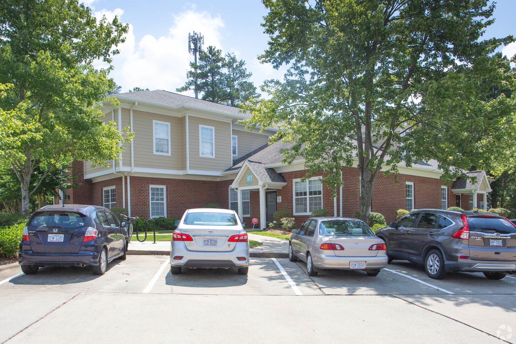 5316 Highgate Dr, Durham, NC à louer Photo principale– Image 1 sur 2