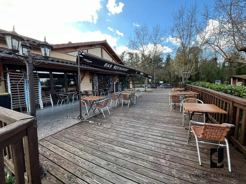 Local commercial dans Roanne à vendre - Photo de l’immeuble – Image 3 sur 15