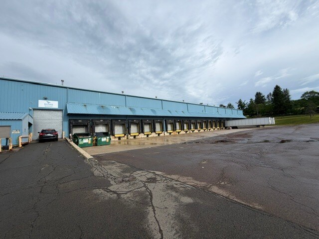 1220 Oak Hill Rd, Mountain Top, PA à louer - Photo de l’immeuble – Image 2 sur 20