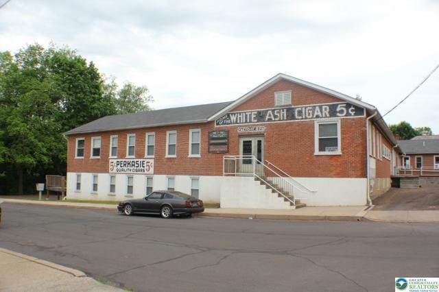 214-218 S 4th St, Perkasie, PA à louer Photo de l’immeuble– Image 1 sur 1