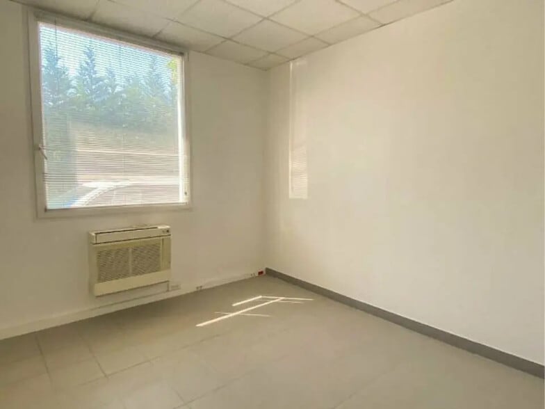 Bureau dans BRIVE-LA-GAILLARDE à louer - Photo de l’immeuble – Image 2 sur 3