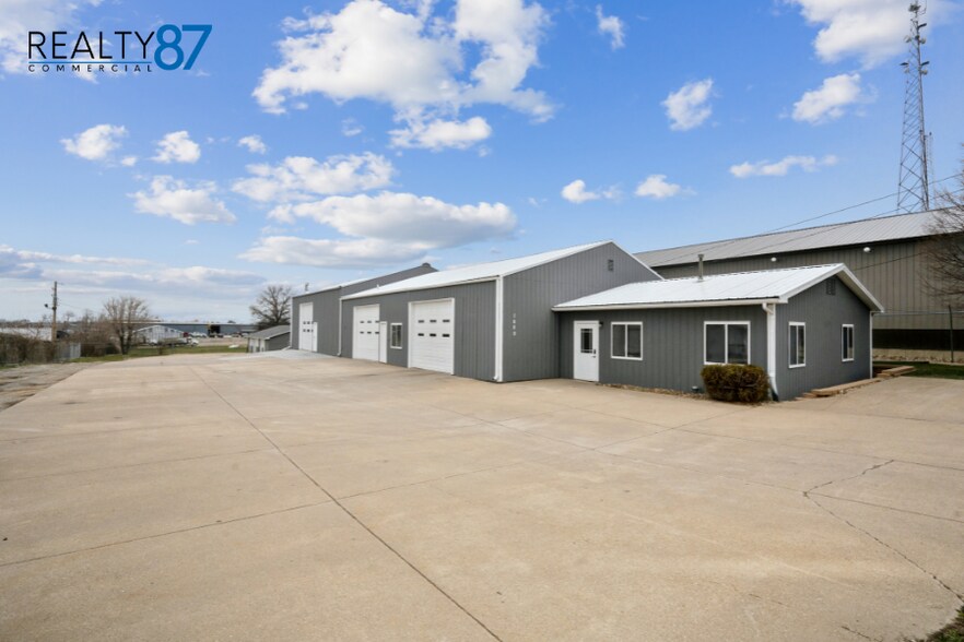 1620 W Post Rd SW, Cedar Rapids, IA à louer - Photo de l’immeuble – Image 1 sur 18