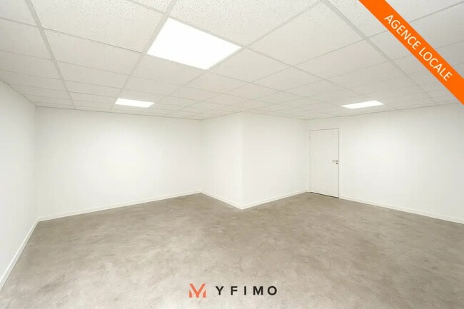 Plus de détails pour Local d’activités à vendre