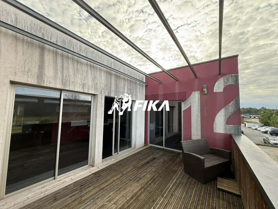 Bureau dans Martillac à louer Photo principale– Image 1 sur 8