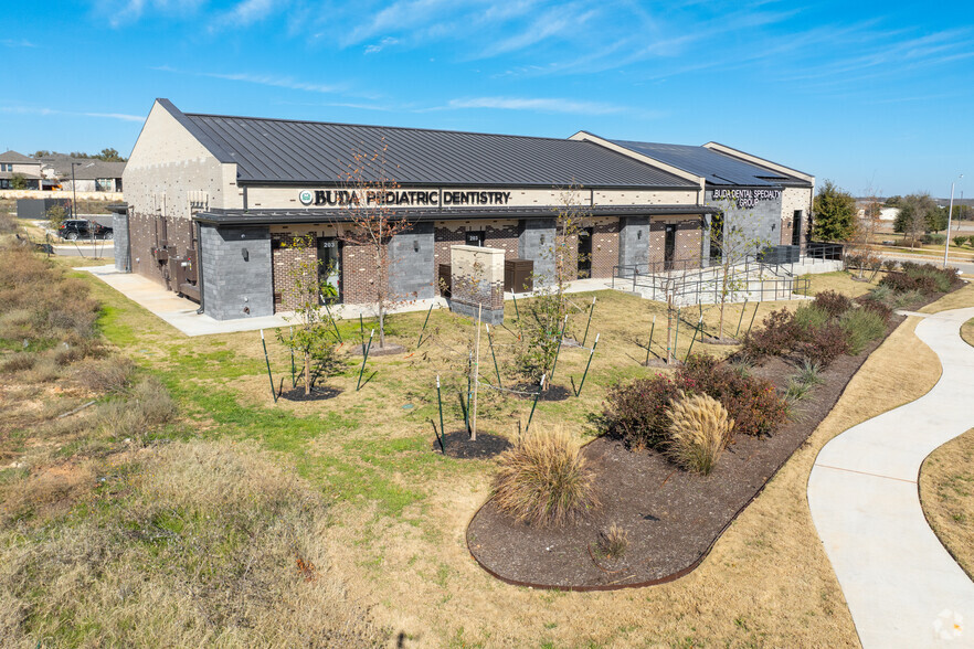 171 Carpenter Hill Dr, Buda, TX à louer - Photo de l’immeuble – Image 2 sur 4