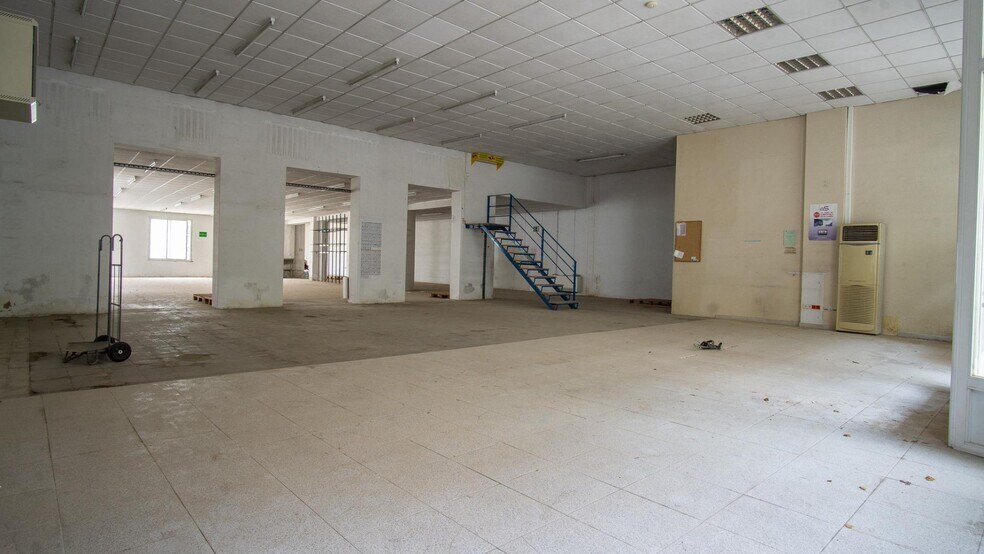 Local commercial dans Petrer, Alicante à vendre - Photo de l’immeuble – Image 3 sur 16