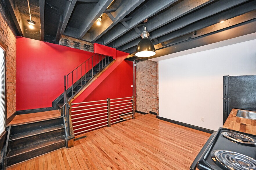 226 E Clifton Ave, Cincinnati, OH à vendre - Photo de l’immeuble – Image 2 sur 37