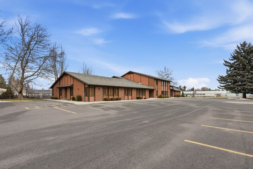 10103 N Division St, Spokane, WA à louer - Photo de l’immeuble – Image 3 sur 4