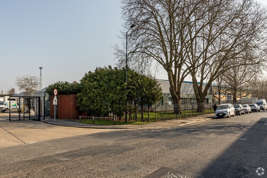 Waxlow Rd, Londres à louer - Photo de l’immeuble – Image 3 sur 5