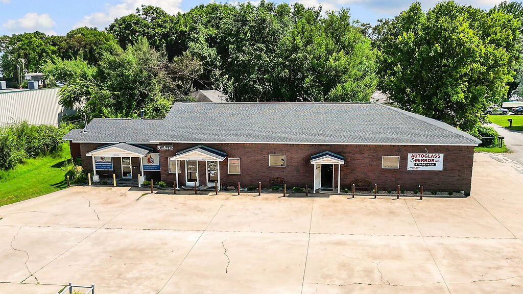 65 W Main St, Farmington, AR à vendre Photo de l’immeuble– Image 1 sur 65