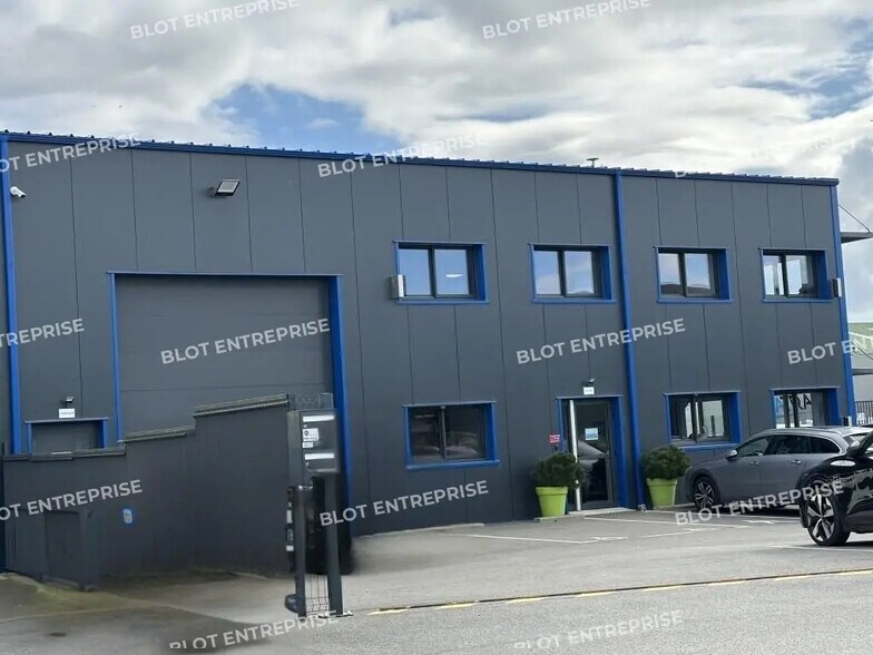 Bureau dans Caudan à louer - Photo de l’immeuble – Image 3 sur 5