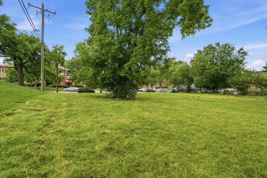 1143 Towne St, Cincinnati, OH à vendre - Photo de l’immeuble – Image 3 sur 14
