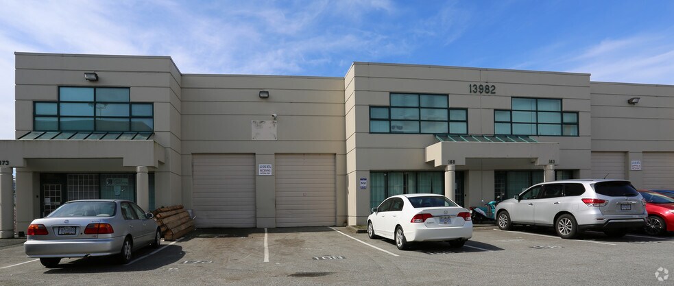 13982 Cambie Rd, Richmond, BC à louer - Photo de l’immeuble – Image 2 sur 8