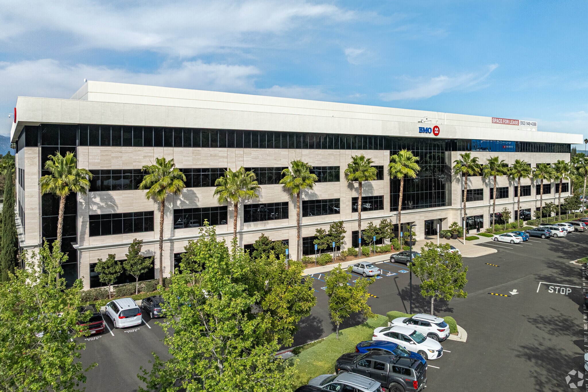 13300 Crossroads Parkway North, City of Industry, CA à louer Photo principale– Image 1 sur 27