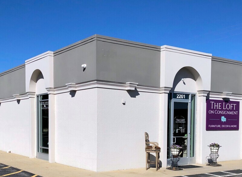 2221 N Center St, Hickory, NC à louer - Photo de l’immeuble – Image 1 sur 7