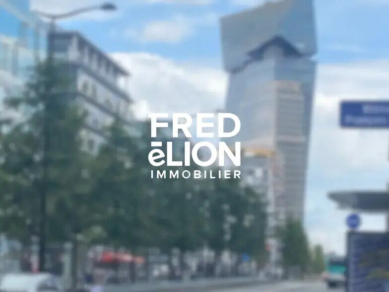 Immeuble residentiel dans Paris à vendre - Photo de l’immeuble – Image 1 sur 1