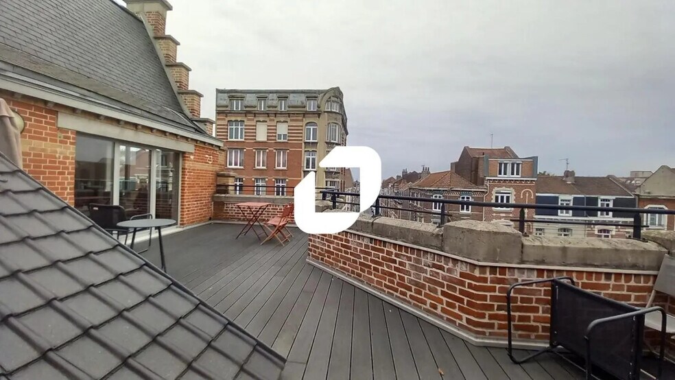 Bureau dans La Madeleine à louer - Photo de l’immeuble – Image 3 sur 13