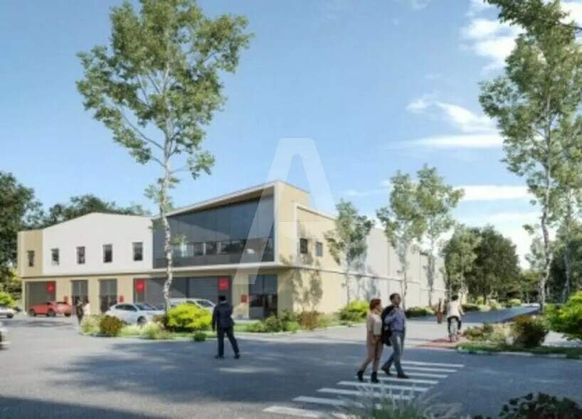 Local d'activités dans Plaisir à vendre - Photo de l’immeuble – Image 3 sur 5