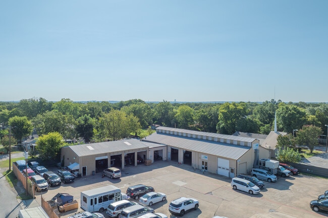 Plus de détails pour 2108 N Beach St, Haltom City, TX - Local commercial aux enchères