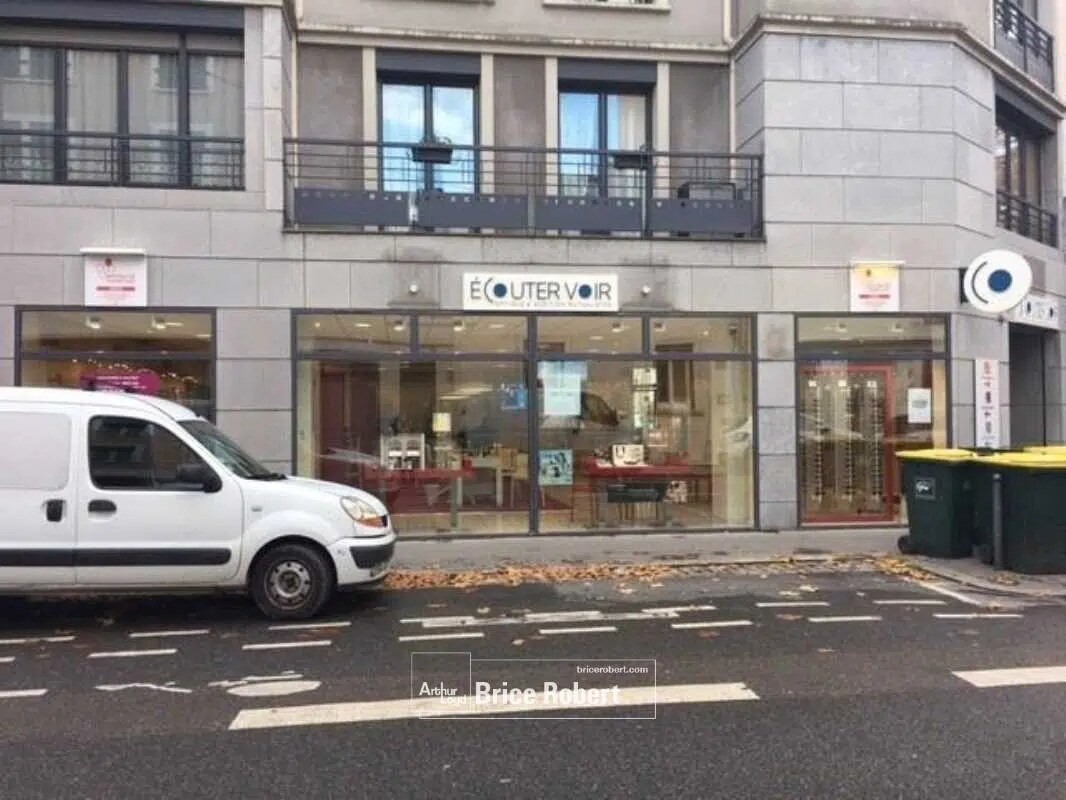 Local commercial dans Lyon à vendre Photo de l’immeuble– Image 1 sur 7