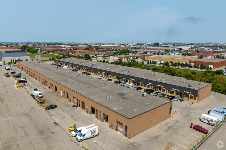 1060 Britannia Rd E, Mississauga, ON à vendre - Aérien – Image 3 sur 4