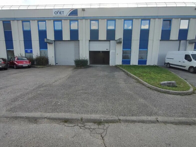 Industriel/Logistique dans Saint-Quentin-Fallavier à vendre - Photo de l’immeuble – Image 1 sur 29