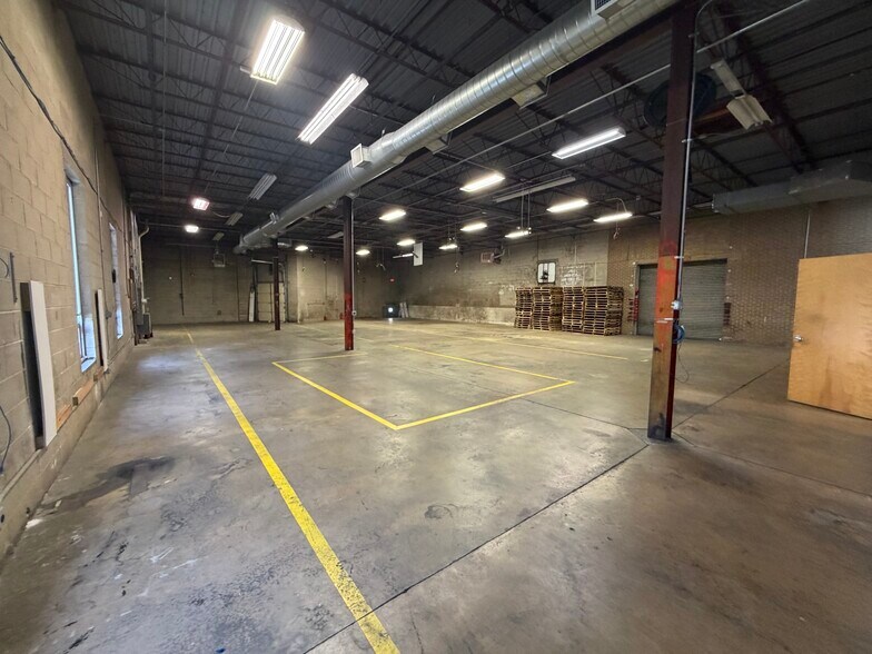 49-55 Fadem Rd, Springfield, NJ à louer - Photo de l’immeuble – Image 3 sur 6