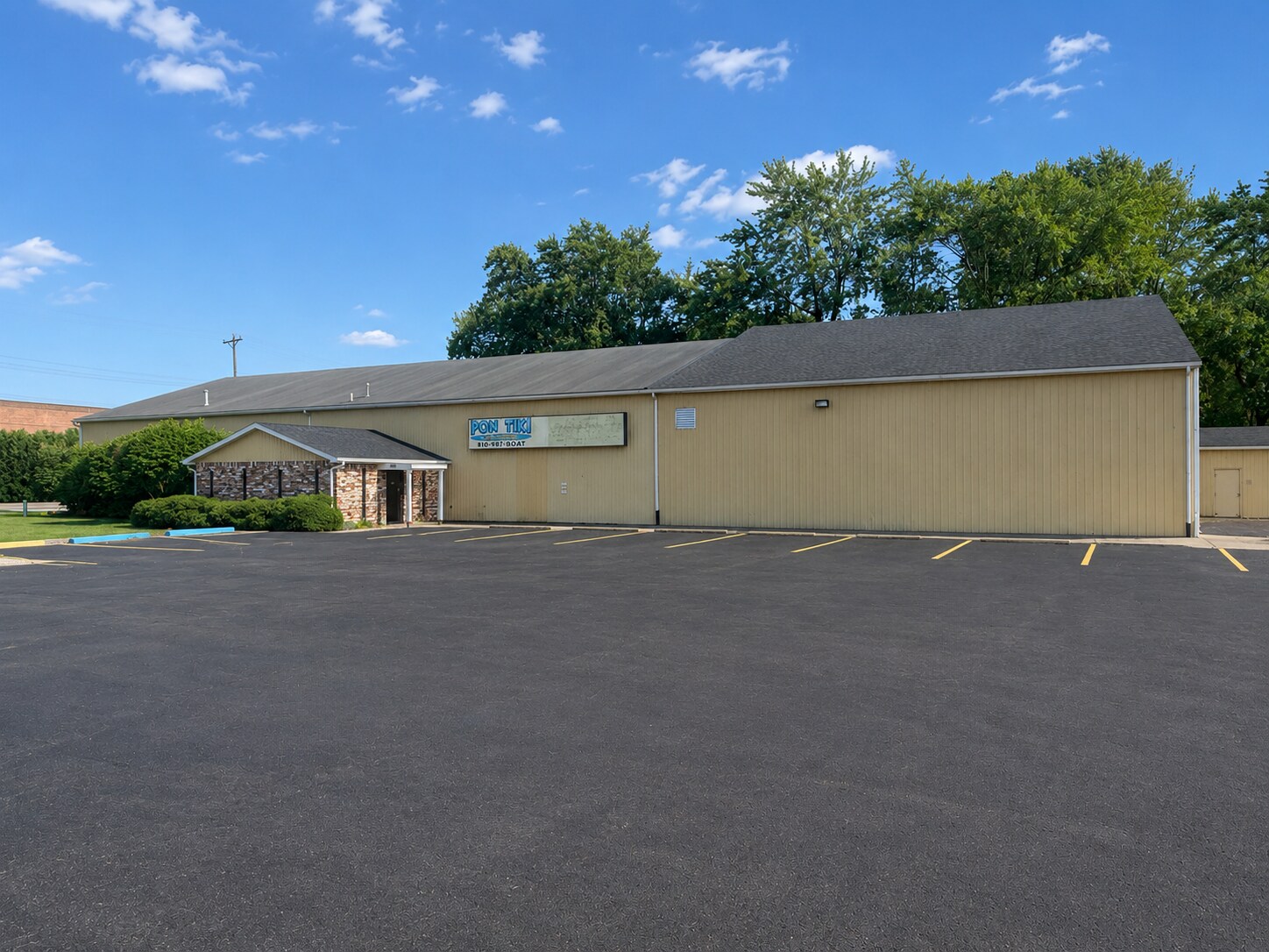 3233 Dove Rd, Port Huron, MI à vendre Photo de l’immeuble– Image 1 sur 10
