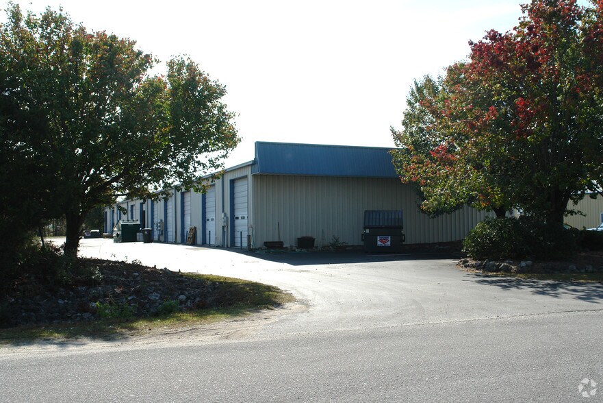 6420 Amsterdam Way, Wilmington, NC à louer - Photo de l’immeuble – Image 3 sur 4