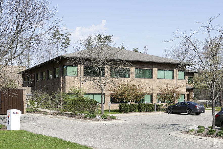 3333 Evergreen Dr NE, Grand Rapids, MI à louer - Photo de l’immeuble – Image 2 sur 2
