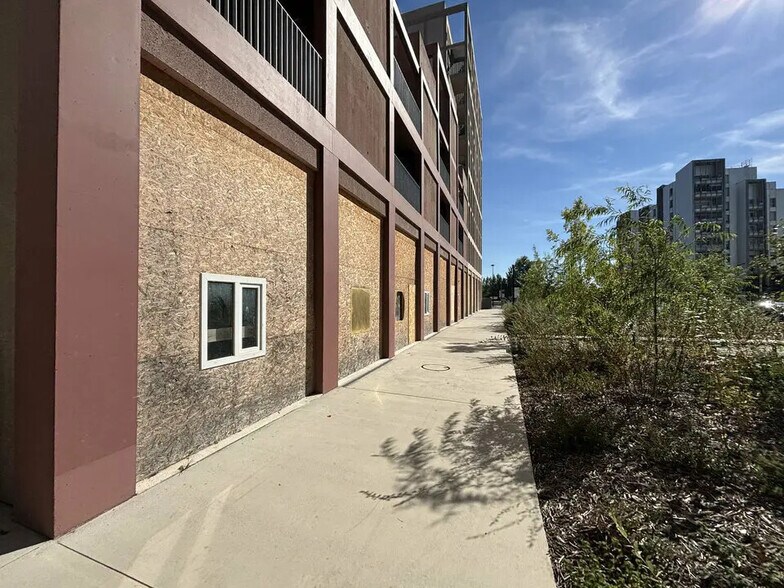 Local commercial dans Bordeaux à vendre - Photo de l’immeuble – Image 3 sur 9