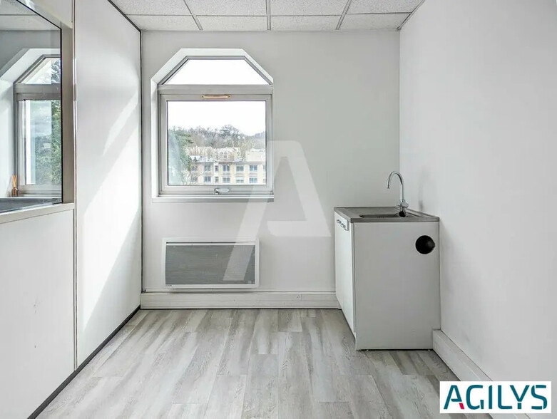 Bureau dans Orsay à louer - Photo de l’immeuble – Image 3 sur 9