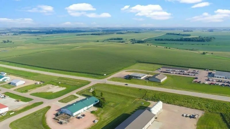 24604 Klein Ave, Dell Rapids, SD à vendre - Aérien – Image 3 sur 5