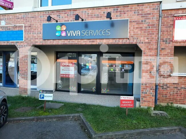 Plus de détails pour Local commercial à louer