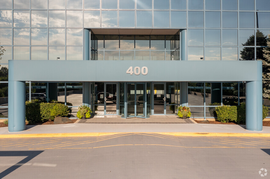 400 E Diehl Rd, Naperville, IL à louer - Photo de l’immeuble – Image 3 sur 16